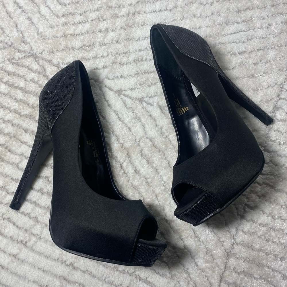 Steve Madden Black Satin Sparkle Peep toe Pumps Size 6.5 M